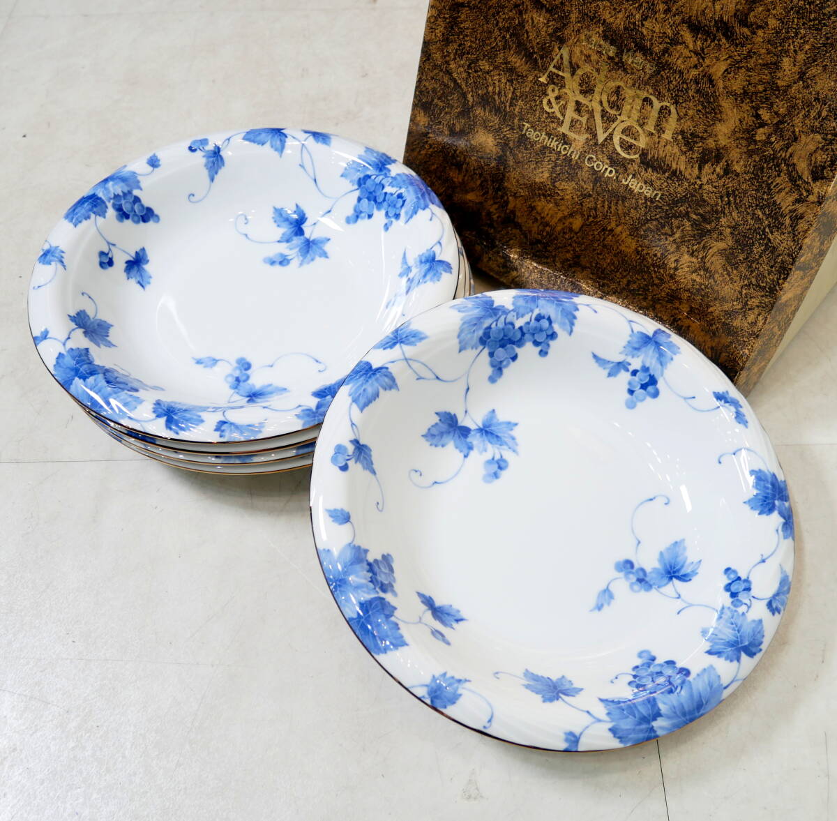 ▲(R709-H158) 未使用保管品 たち吉 Adam&Eve アダム&イブ パスタ シチュー皿 スープ皿 カレー皿 5枚セット 葡萄 ぶどう 金縁 外箱付き拍卖