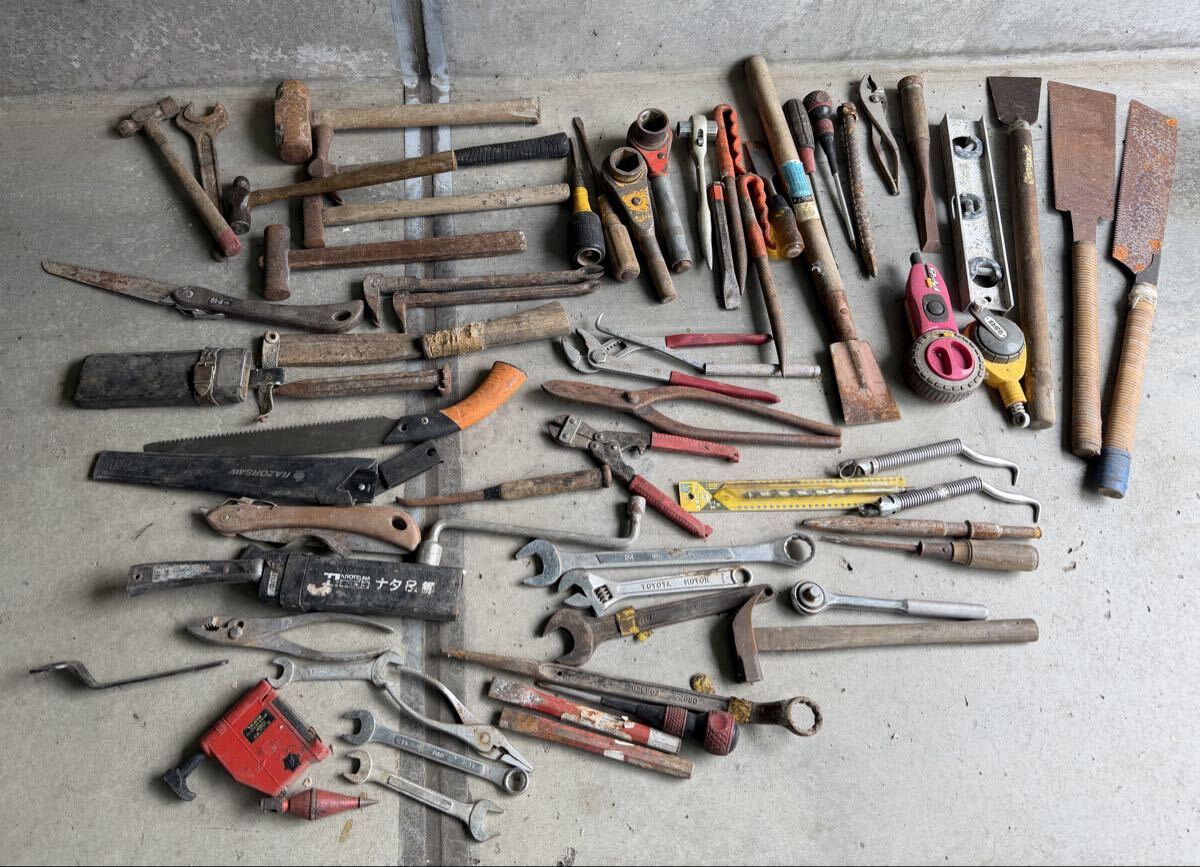 大工道具 水道工具 ハンドツール 大量にまとめて ハンマー 金槌 ドライバー ホンカンレンチ 不断水穿孔機 タガネ シカラップ シノ拍卖