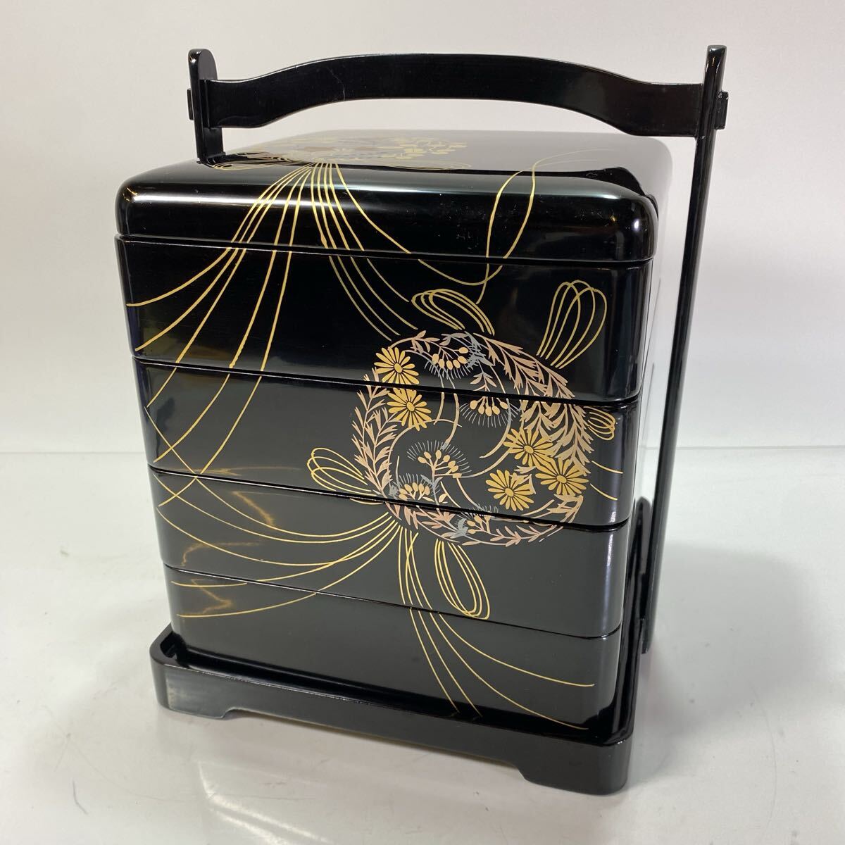 漆器 四段重箱 提げ重 蒔絵 鞠 花柄 木製 天然木 和食器 レトロ 弁当箱 行楽用品拍卖