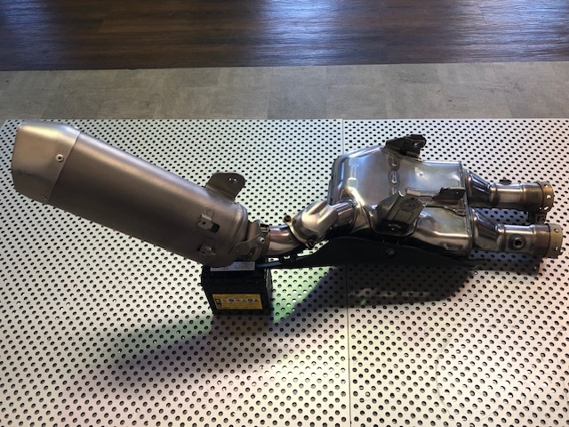 ヤマハ MT-10(2017)用 ノーマルサイレンサー拍卖