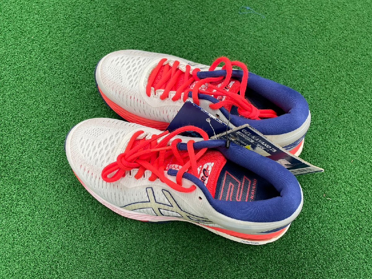 【未使用】アシックス GEL-KAYANO 25 レディースランニングシューズ 品番:1012A032(100) 22.5cm拍卖