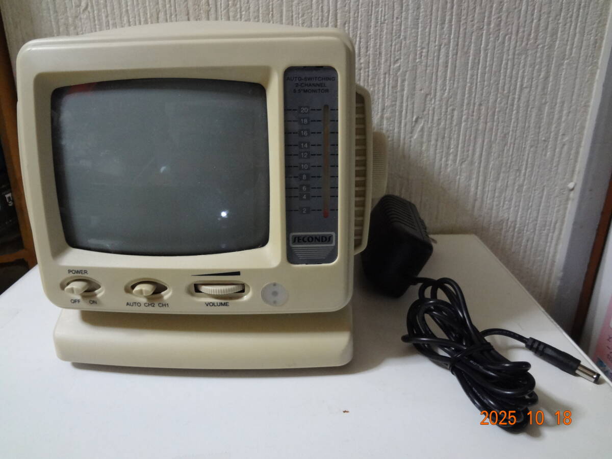 レトロ オーム電機 5インチ モノクロ アナログ入力 CRTモニター88 防犯カメラ 動作可 ジャンク品拍卖