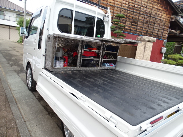 動画付き 軽トラック 工具箱 ツールボックス ステンレ ススーパーキャリィ ハイゼットジャンボ アクティNT100クリッパー サンバー 3扉鍵付 拍卖