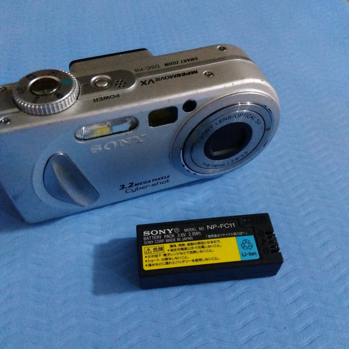 ジャンク デジカメ Sony Cyber-Shot DSC-P8 ソニー サイバーショット DSC-P8 320万画素CCDカメラ  シルバー拍卖