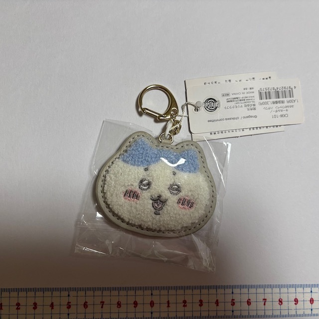 ♪新品 ちいかわ 〈ハチワレ〉 ふわふわワッペン キーホルダー ナガノ拍卖