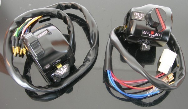 ★YAMAHA ヤマハ RD400 RD250★ハンドルスイッチ左右セット★リプロ品★ XS TX★1A0-83973-01-98 1A0-83975-00-98★350 500 650 750拍卖