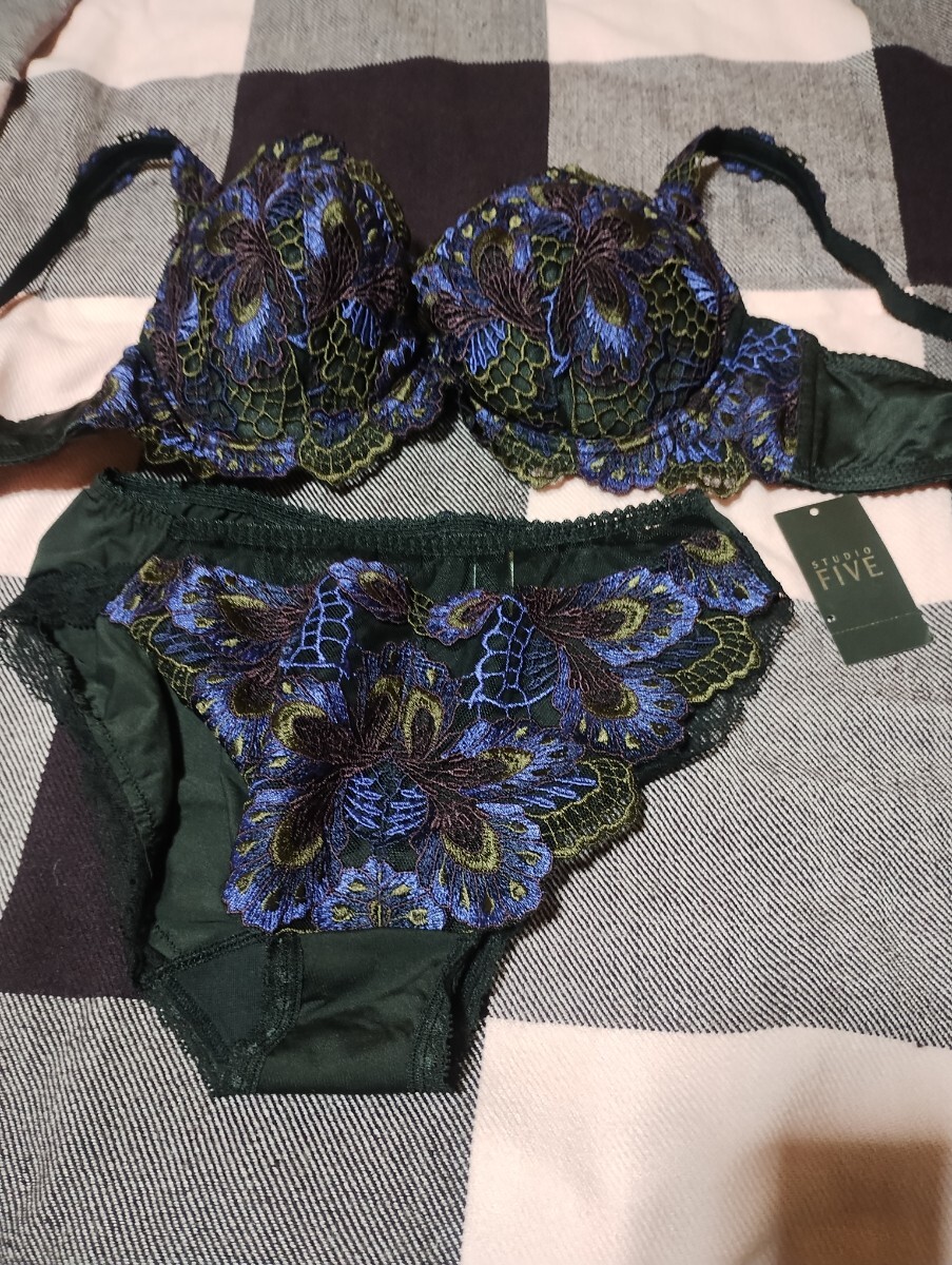 ワコール スタディオファイブ d80&ショーツ L セット 未使用 ブラック  サルート キラキラ 廃盤拍卖