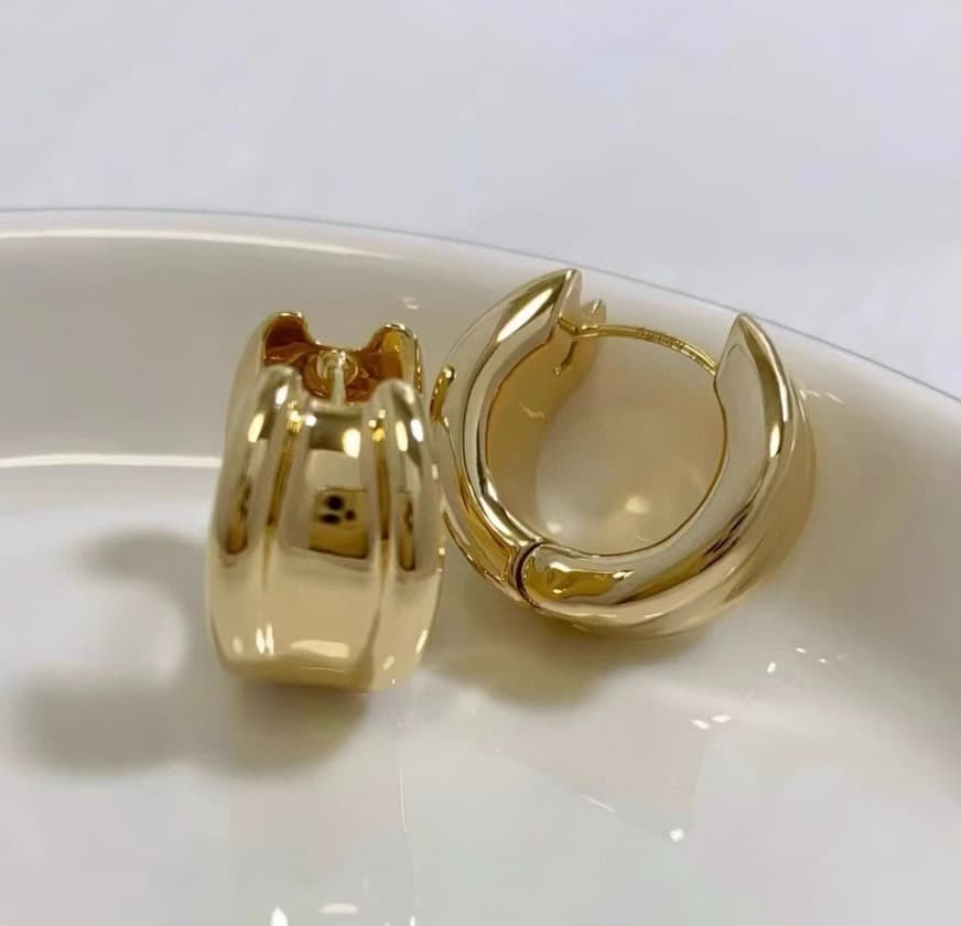 K18YG ピアス フープピアス リングピアス イエローゴールド YG 18K 丸 ラウンド イタリアンジュエリー 大ぶり ボリューム 中空ピアス 鏡面拍卖