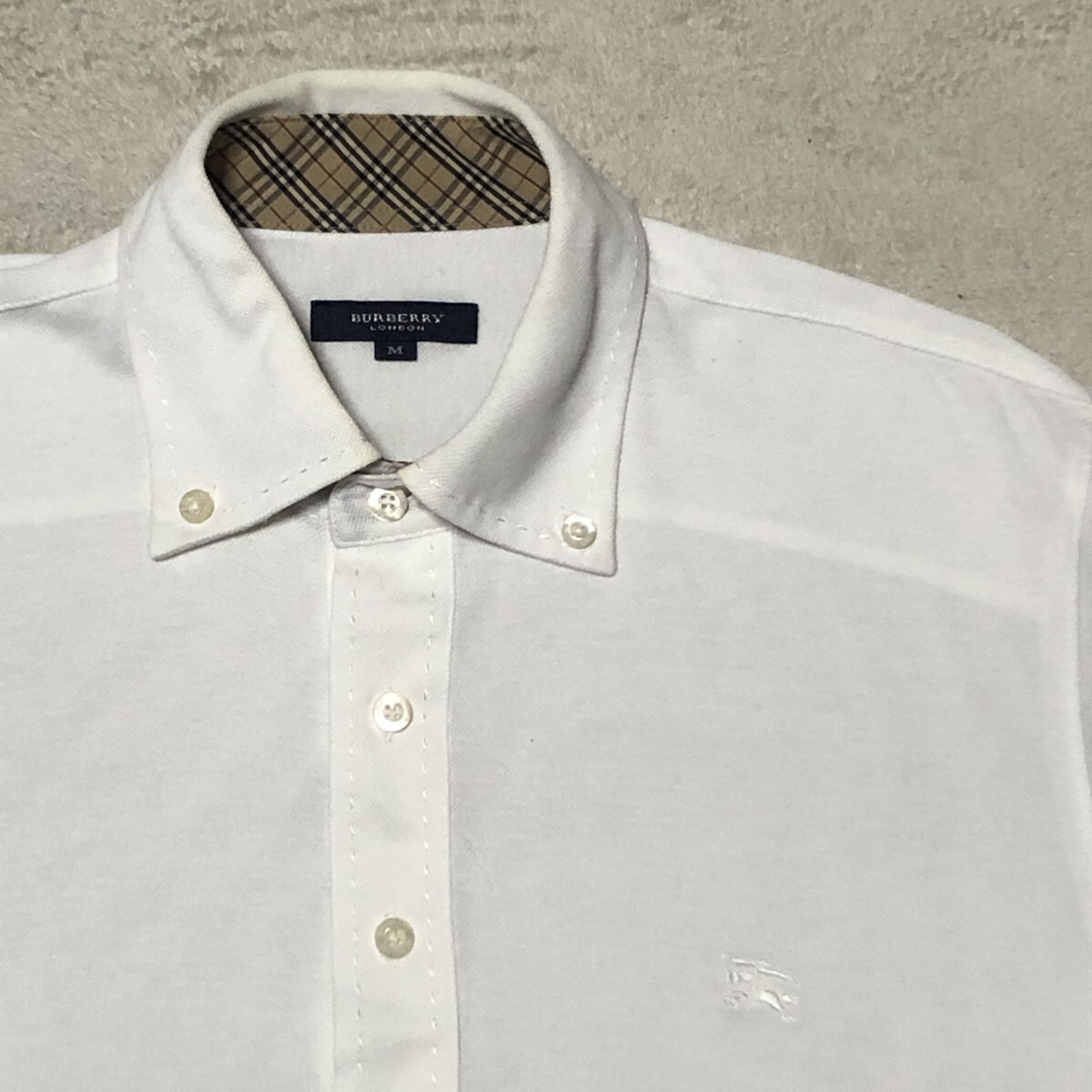 バーバリー ロンドン BURBERRY LONDON 半袖ポロシャツ ホースロゴ刺 襟ノバチェック 白 Mサイズ拍卖