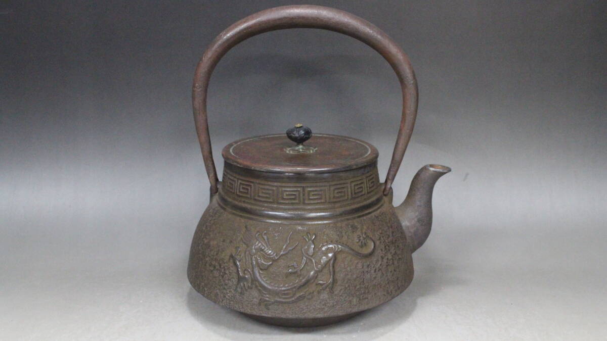 銅蓋 銀口 鉄瓶 (約1900g) 時代物 鉄器 金属工芸品 コ64拍卖