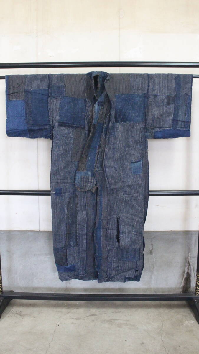 襤褸ボロ 継ぎ接ぎ 藍染木綿 絣 時代物 日本着物和服 古布アンティーク生地 ツ58拍卖