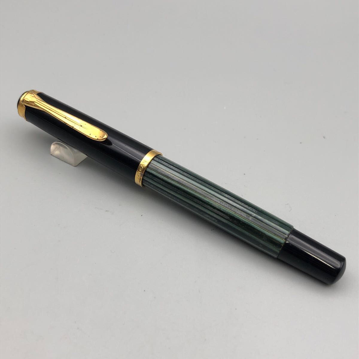 ★F09149 Pelikan ペリカン スーベレーン 万年筆 M400 緑縞 グリーンストライプ 14C-585 EF 極細字拍卖