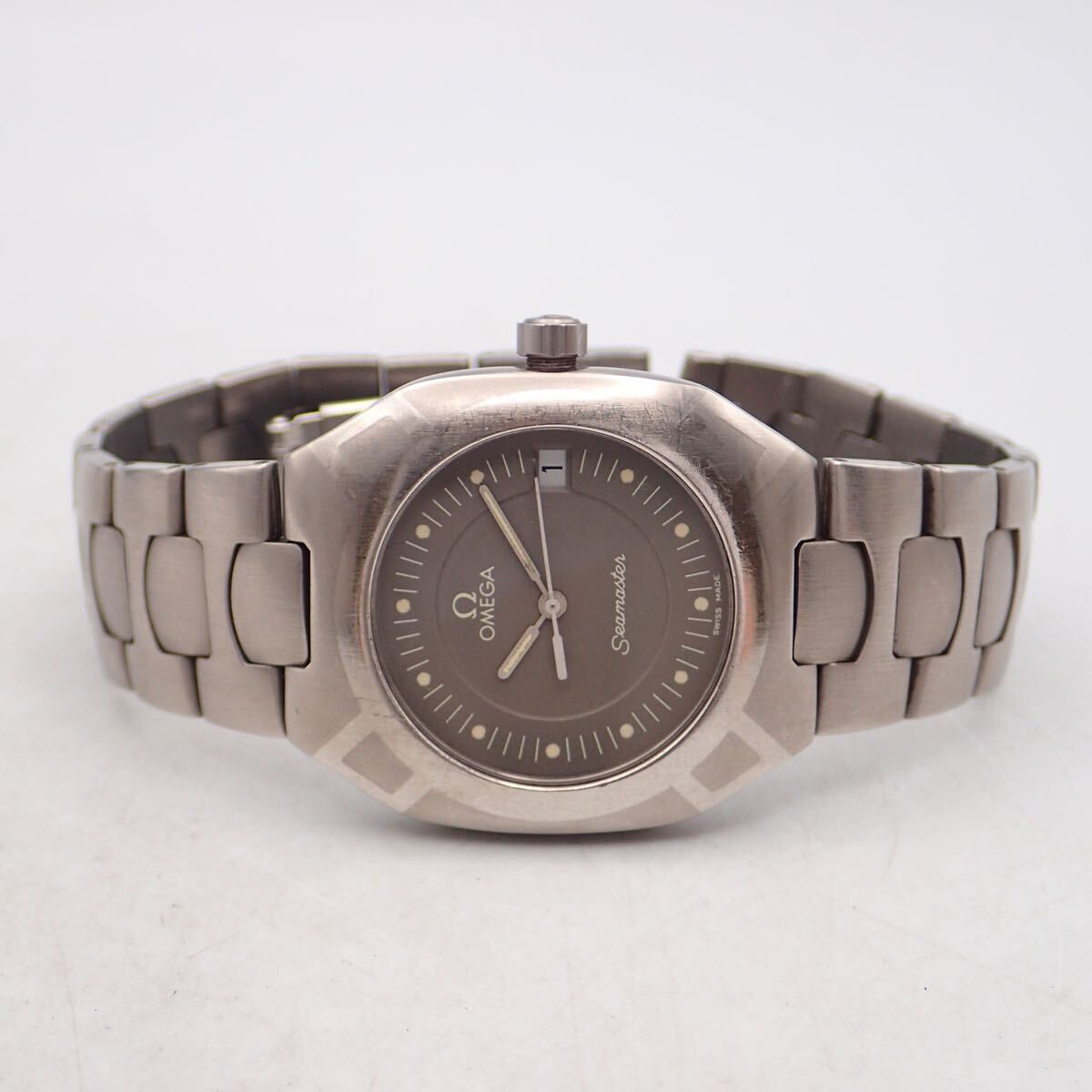 お08276/OMEGA オメガ/シーマスター/ポラリス/クオーツ/メンズ腕時計/チタン/120M/オクタゴン 八角形/文字盤 グレー/ベルト破損/ジャンク拍卖