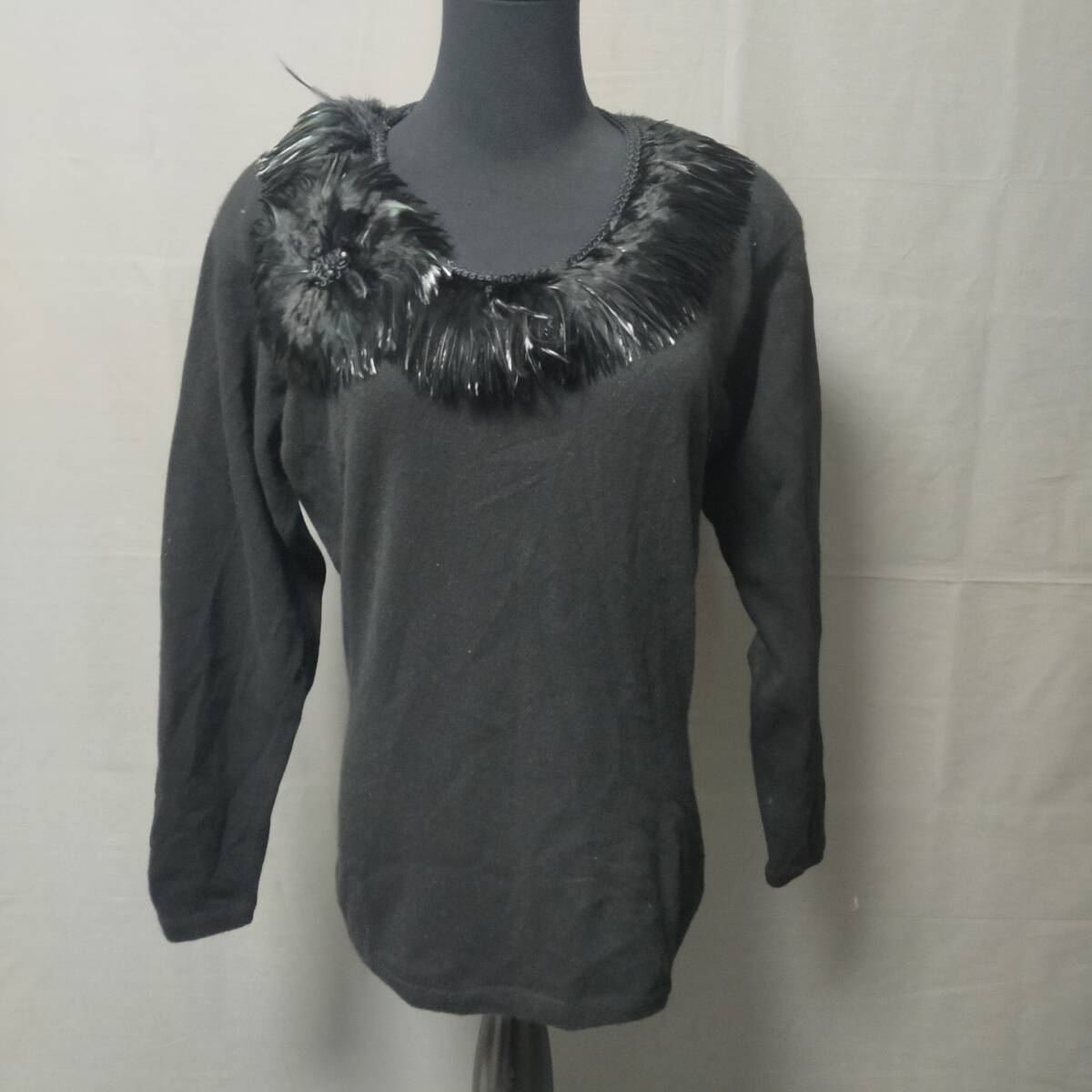 5710/10 GJ71977 NINA RICCI ニナリッチ トップス 長袖 ブラック レディース サイズL 古着 現状品拍卖