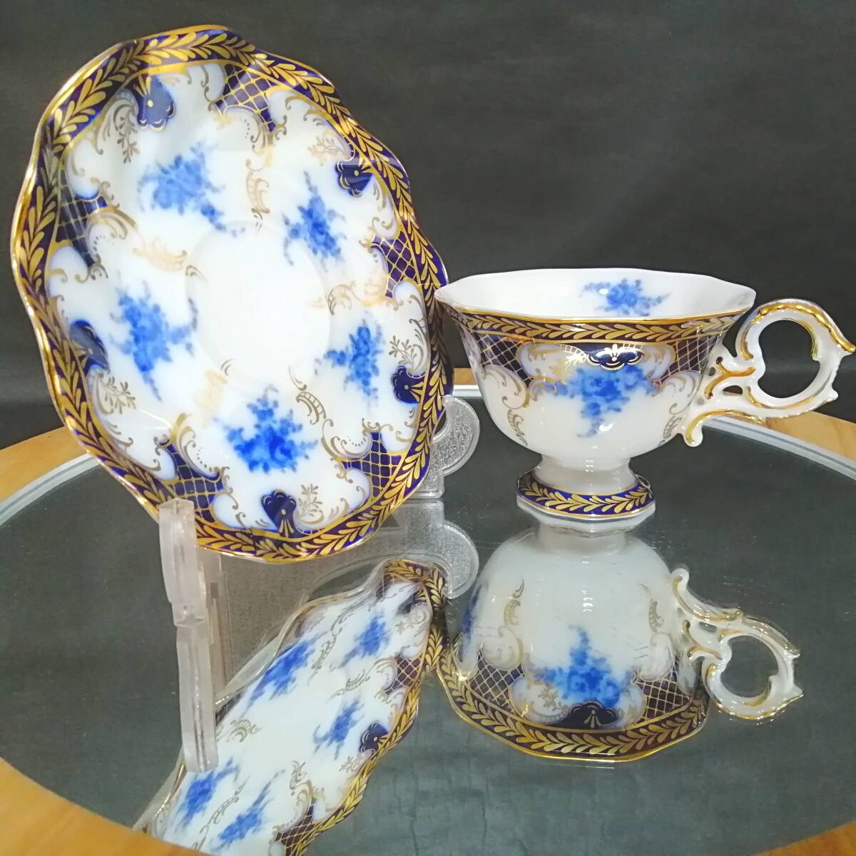 美品◇自宅保管 fine porcelain 金彩柄 キャビネット カップ&ソーサー ファインポーセリン拍卖