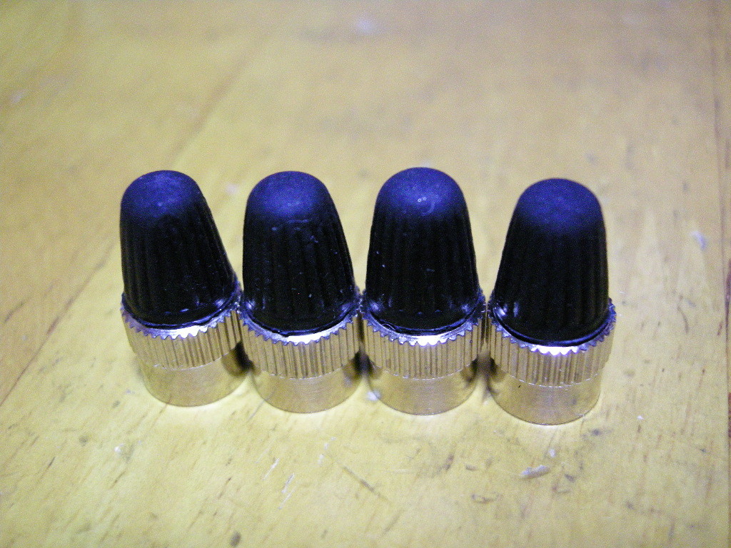 送料¥185~ 4個セット ムシ回し 付き メタル バルブ キャップ 虫回し 旧車 や 旧いバイク マッハ W1S KH Z2 等に拍卖