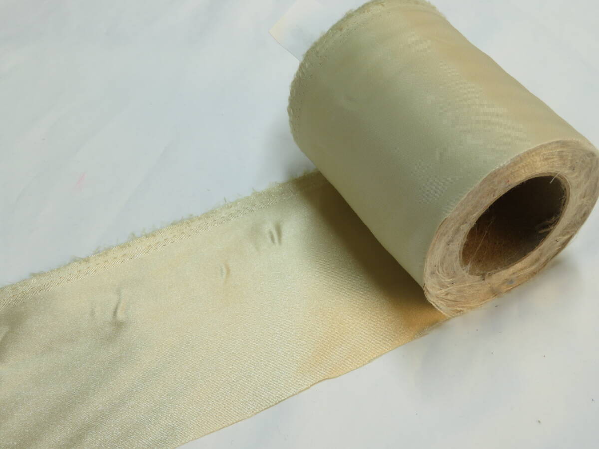 はぎれロールリボン ST-07 サテン 無地 ベージュ 金色 約9㎝幅×約25m 布 生地 ワンポイント ドール 人形 服 ドレス 安い ハギレロール拍卖