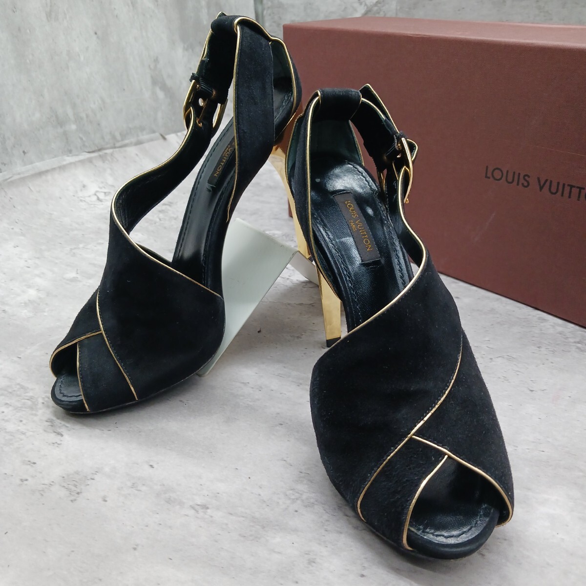 美品 ルイヴィトン LOUIS VUITTON スウェード オープントゥ ヒール ブラック 黒 ゴールド 金 レディース 拍卖