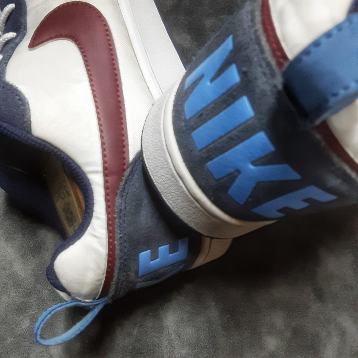 最値!生産終了!名作ブリティッシュカラー!完成型レトロロゴデザイン!ナイキ コートバーロウ高級スニーカー!ホワイト!白濃赤青紺色 28cm 拍卖