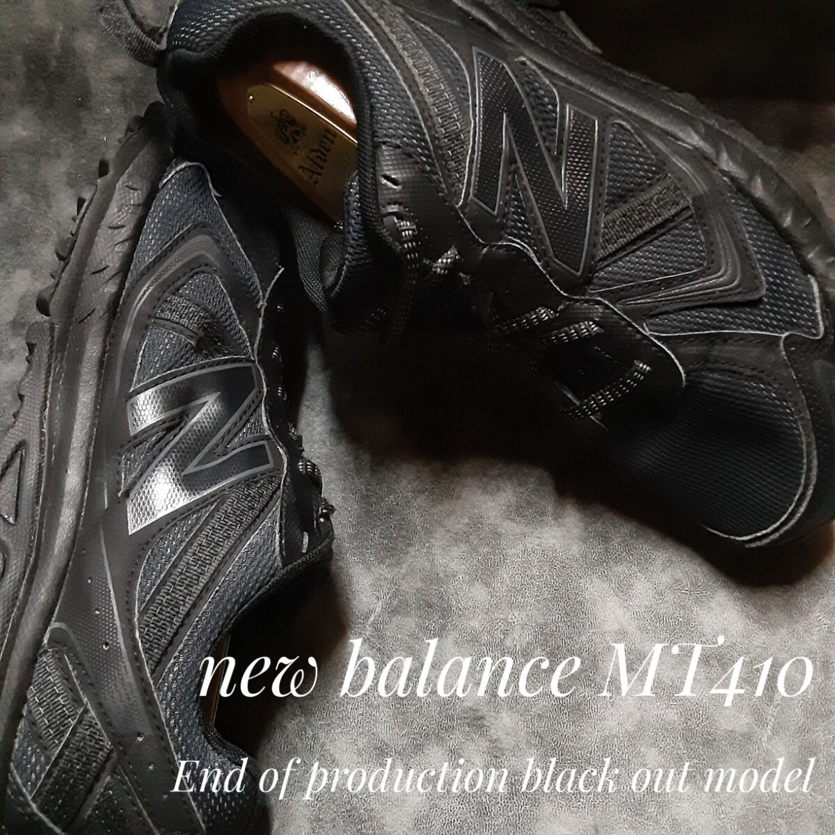 最値!定8795円!復刻オールドアウトドア!トレイルランニング!ニューバランス MT410高級厚底 スニーカー!生産終了!ブラックアウト!黒 25.5cm拍卖