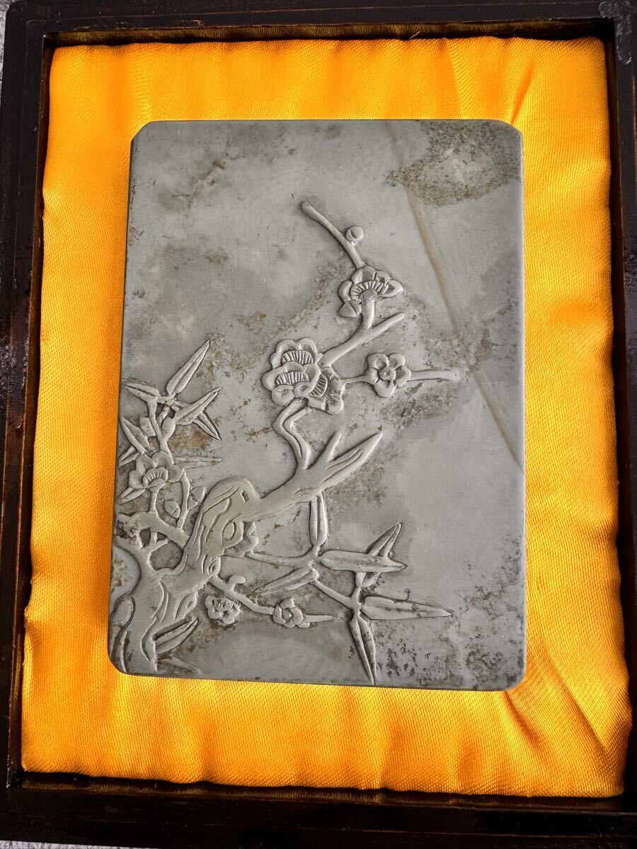 梅花図硯 中国古美術 唐物 骨董品  書道具 書道 古物 古玩  箱付き 時代物 天然物拍卖
