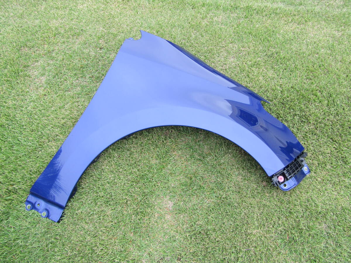 ヤリス 純正 右 フロントフェンダー フェンダー ブルー 青 ■■ 13101302拍卖