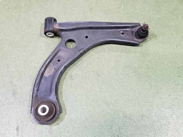 スイフト DBA-ZD83S 右フロントロアアーム XGリミテッド 4WD K12C ZWG拍卖