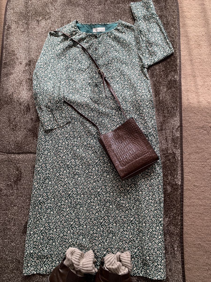 値下げ!★ゴールデンベア グリーン花柄ワンピースM 美品★ 上品 レトロ風 ガーリー mos2 samansa サマンサモスモス拍卖