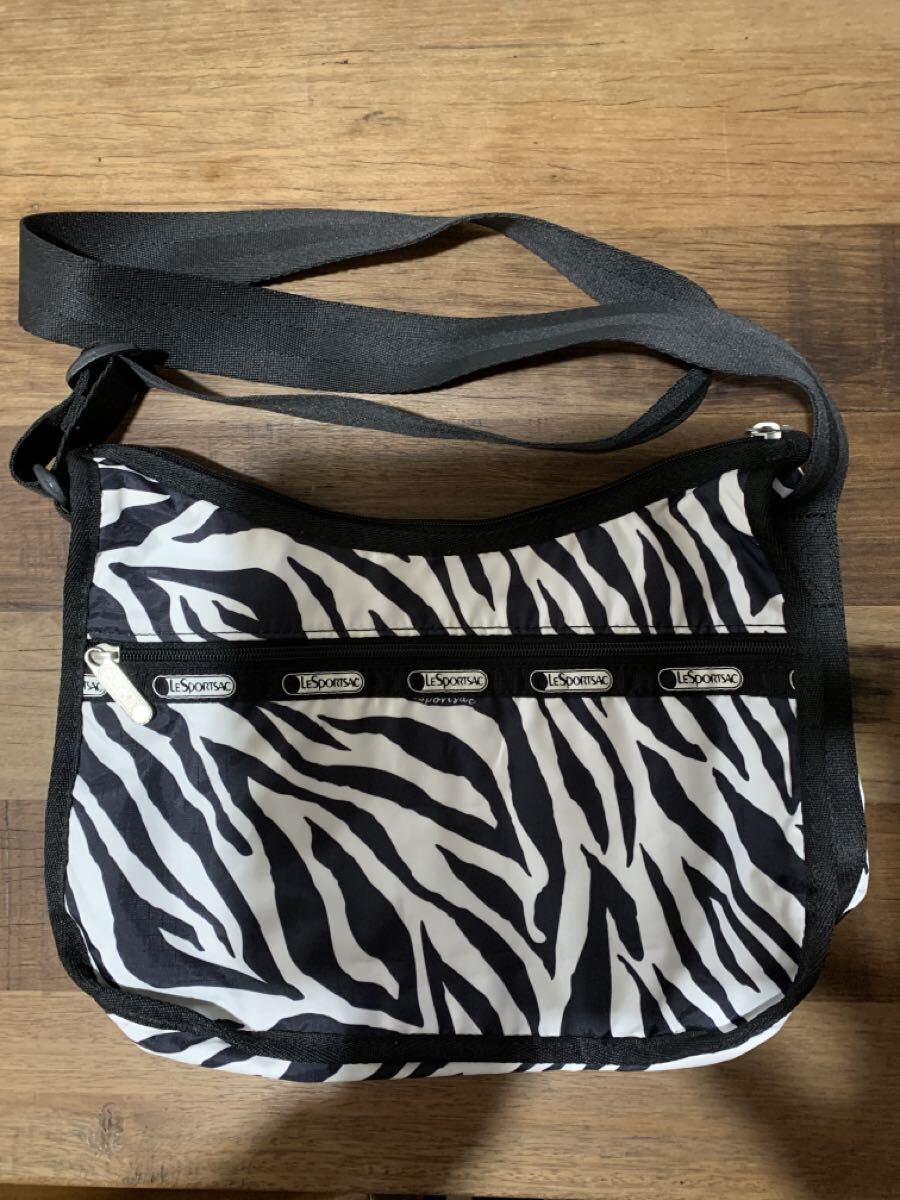 ◆ レスポートサック ショルダーバッグ モノクロ アニマル柄ゼブラ柄◆ LeSportsac ポーチ 豹柄白黒拍卖
