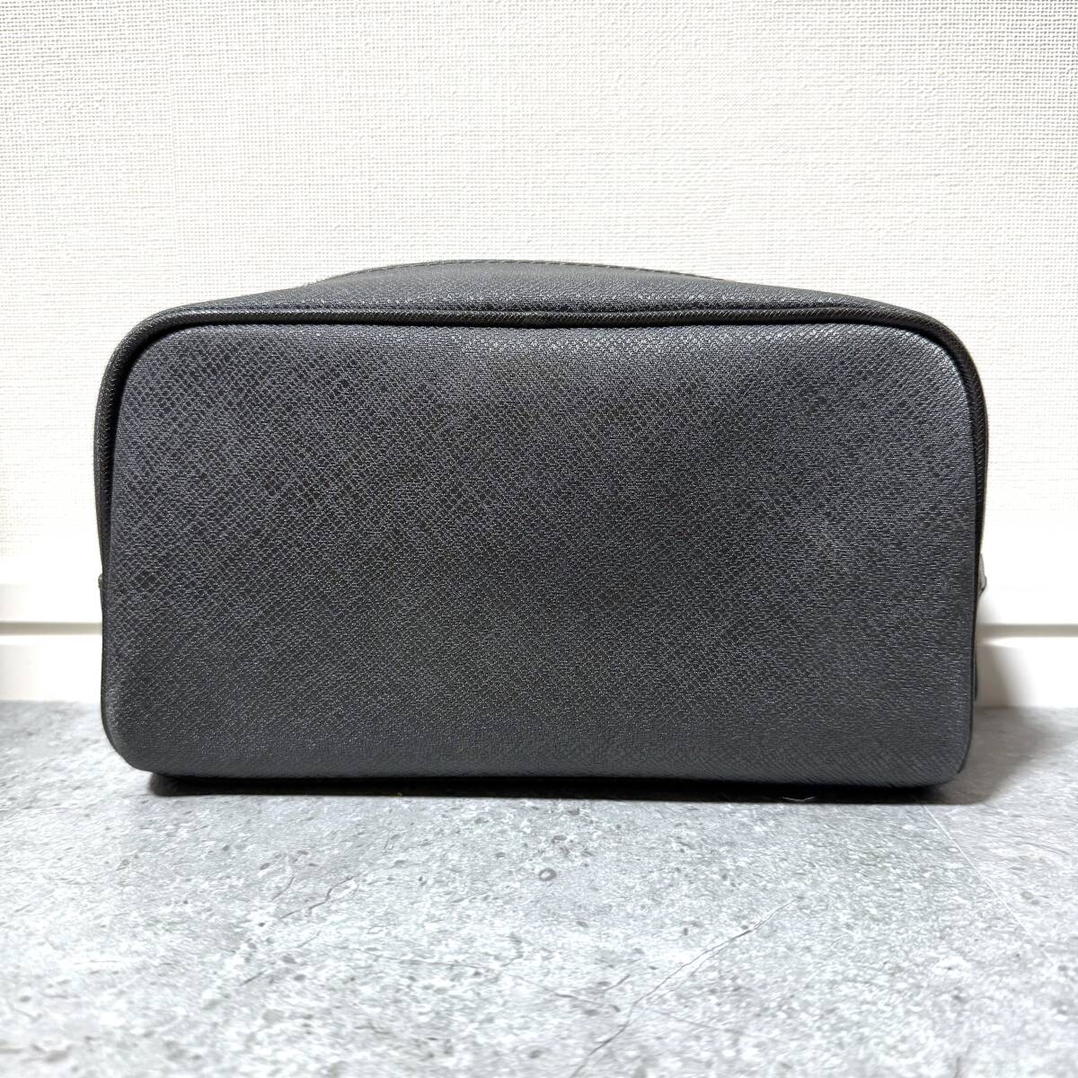 送料無料 美品 ペッレモルビダ キャピターノ リモンタポーチ クラッチバッグ拍卖