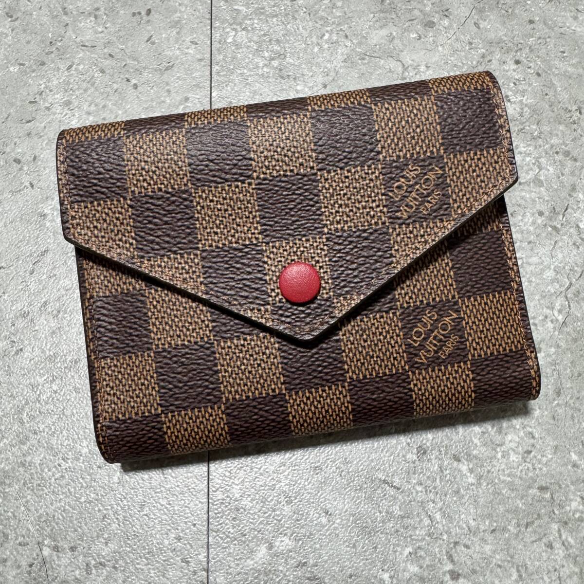 1円 送料無料 ルイヴィトン ダミエ ポルトフォイユヴィクトリーヌ ルージュ N41659 財布 レディース拍卖