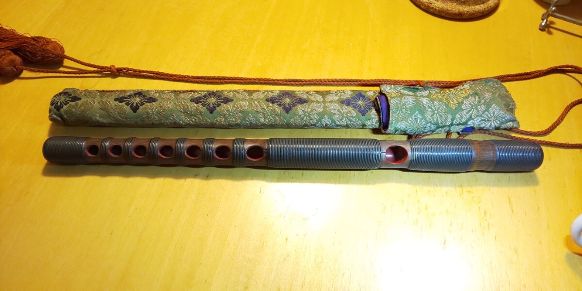 古管 龍笛 古い錦の袋付き (ヒビあり要修理品) 長さ40.1cm 重さ151.1g拍卖