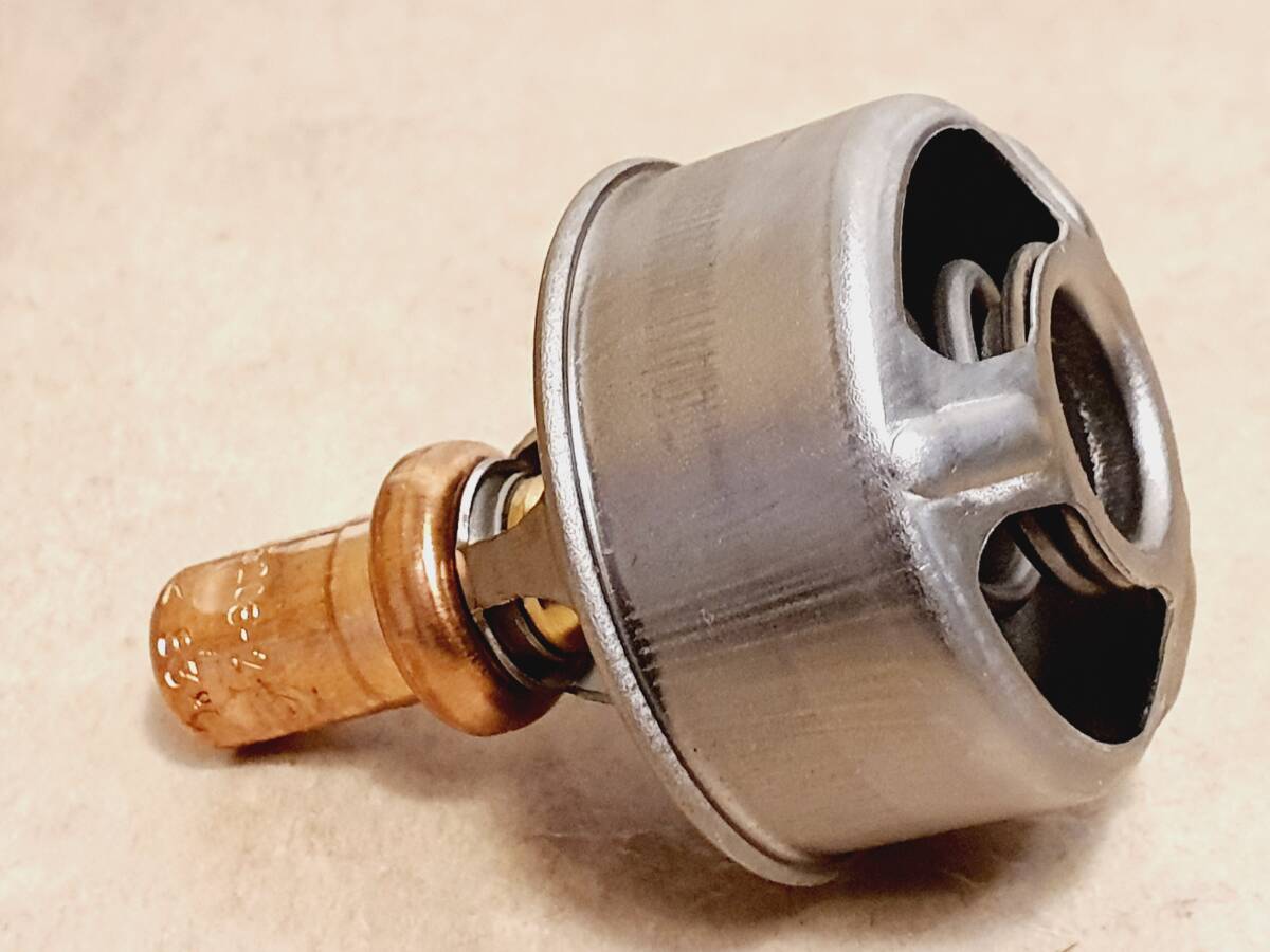 ルノー・4 キャトル サーモスタット 83℃タイプ拍卖