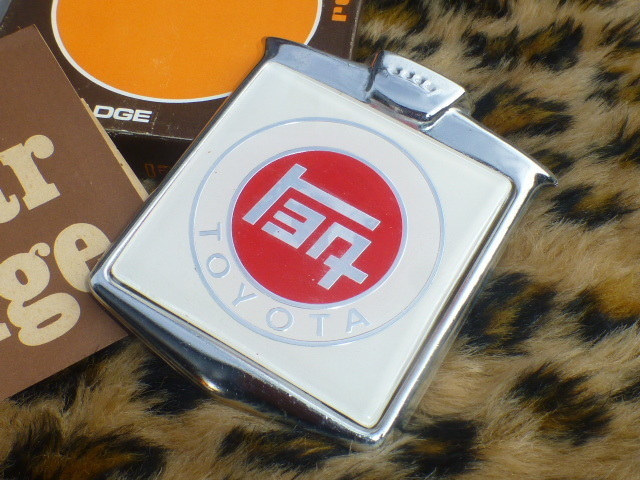 【当時物】トヨタ グリルバッジ エンブレム 2000GT ランクルFJ56 BJ40 コロナRT40 RT20 クラウンRS40 MS50 MS60 スポーツ800 1600GT セリカ拍卖