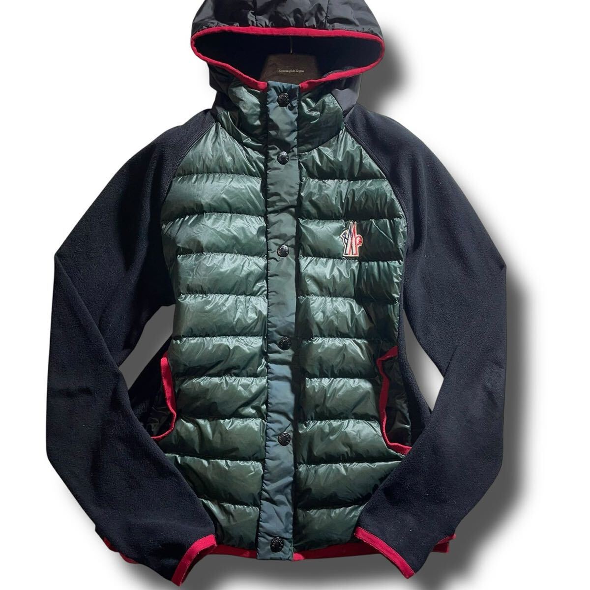 美品/L〜XL相当/MONCLER GRENOBLE ダウンジャケット ハイブリッド 切替 モンクレール グルノーブル パーカー ブラック黒グリーンロゴメンズ拍卖