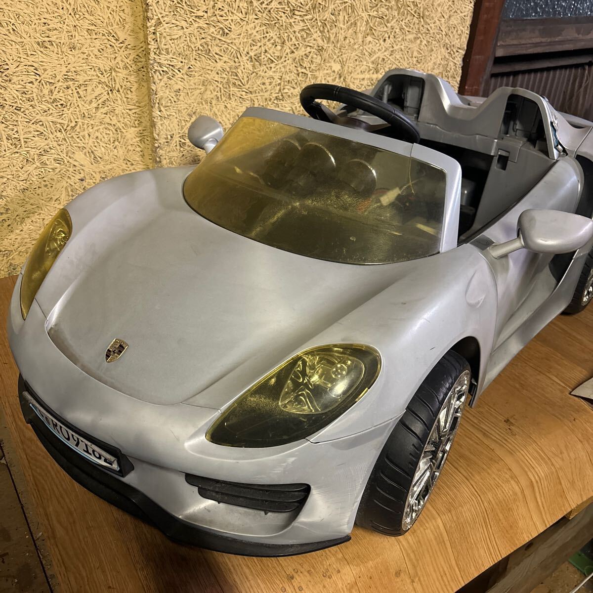 AVIGO 6V ポルシェ 918 乗用電動カー 電動カー キッズカー ACアダプターなし【動作未確認】 ※現状品 B1019A022拍卖