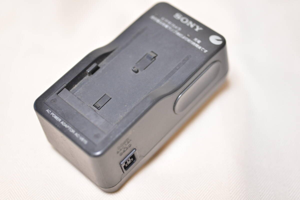 SONY ソニー Lバッテリー用充電器 AC-V615 -536拍卖