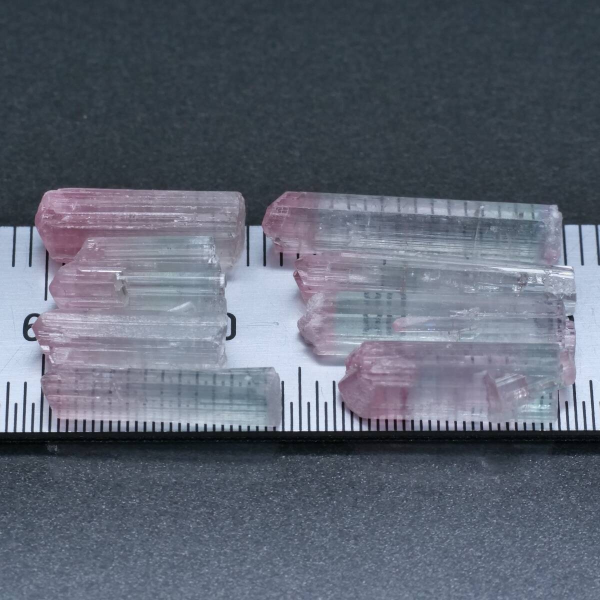 【鉱物 標本 リチア電気石 結晶 原石】アフガニスタン エルバイト トルマリン ライトピンク~ライトプルー拍卖