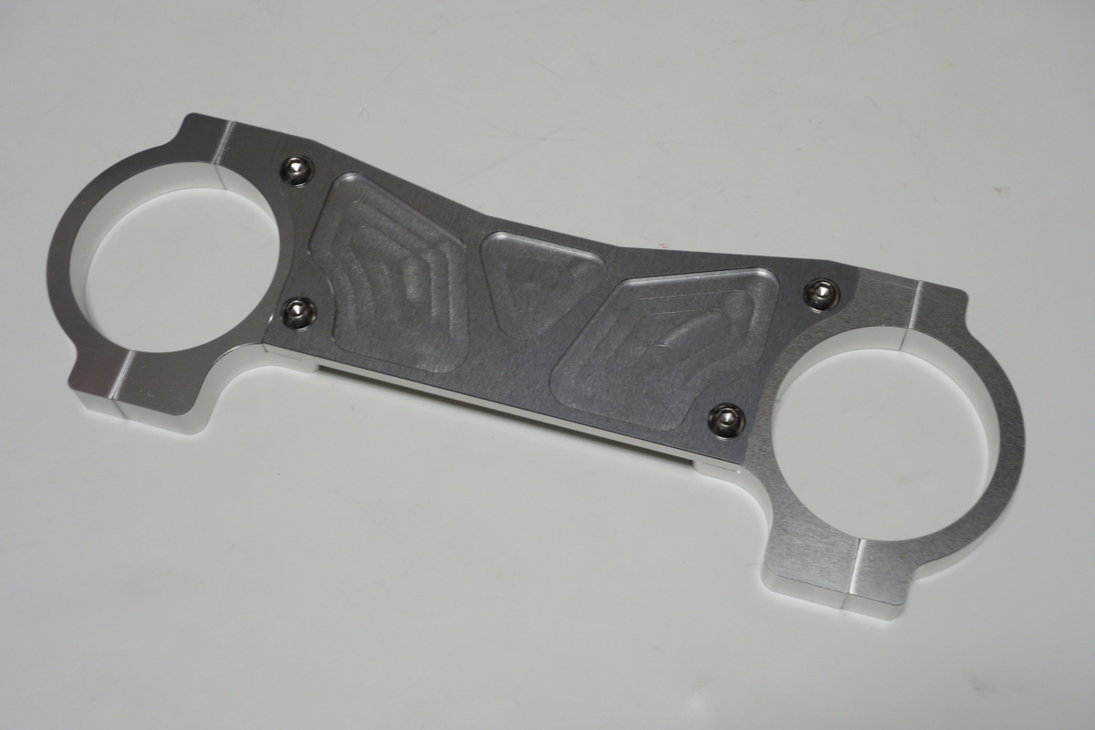 送料無料■アルミ削り出し フロントフォークスタビライザー ゼファー1100 XJR1300 XJR1200 シルバー 新品拍卖