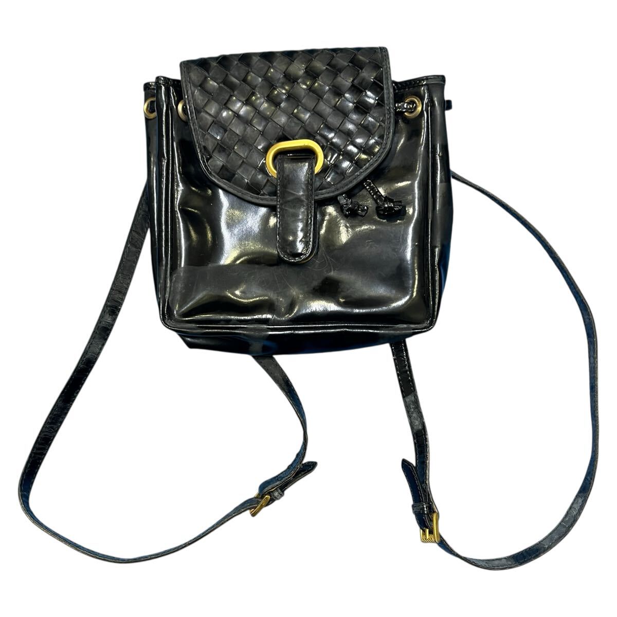 ボッテガヴェネタ イントレチャート ブラックパテント レザー ミニバッグパック BOTTEGA VENETA Black Patent Leather Mini Backpack拍卖