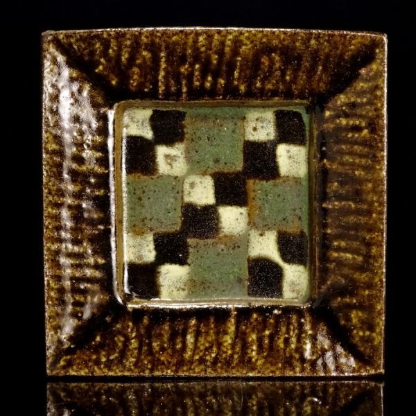 〔聖〕民芸コレクター放出品 益子焼『 飴釉 幾何学文 鉢 』四方鉢 茶道具 スリップウェア【筒描 浜田庄司 船木研児 武内晴二郎 島岡達三】拍卖