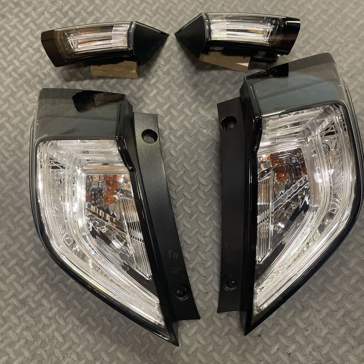 ホンダ FK7/FK8 シビックハッチバック/タイプR 純正加工品 クリアーテール 左右セット USDM JDM 左右セット拍卖