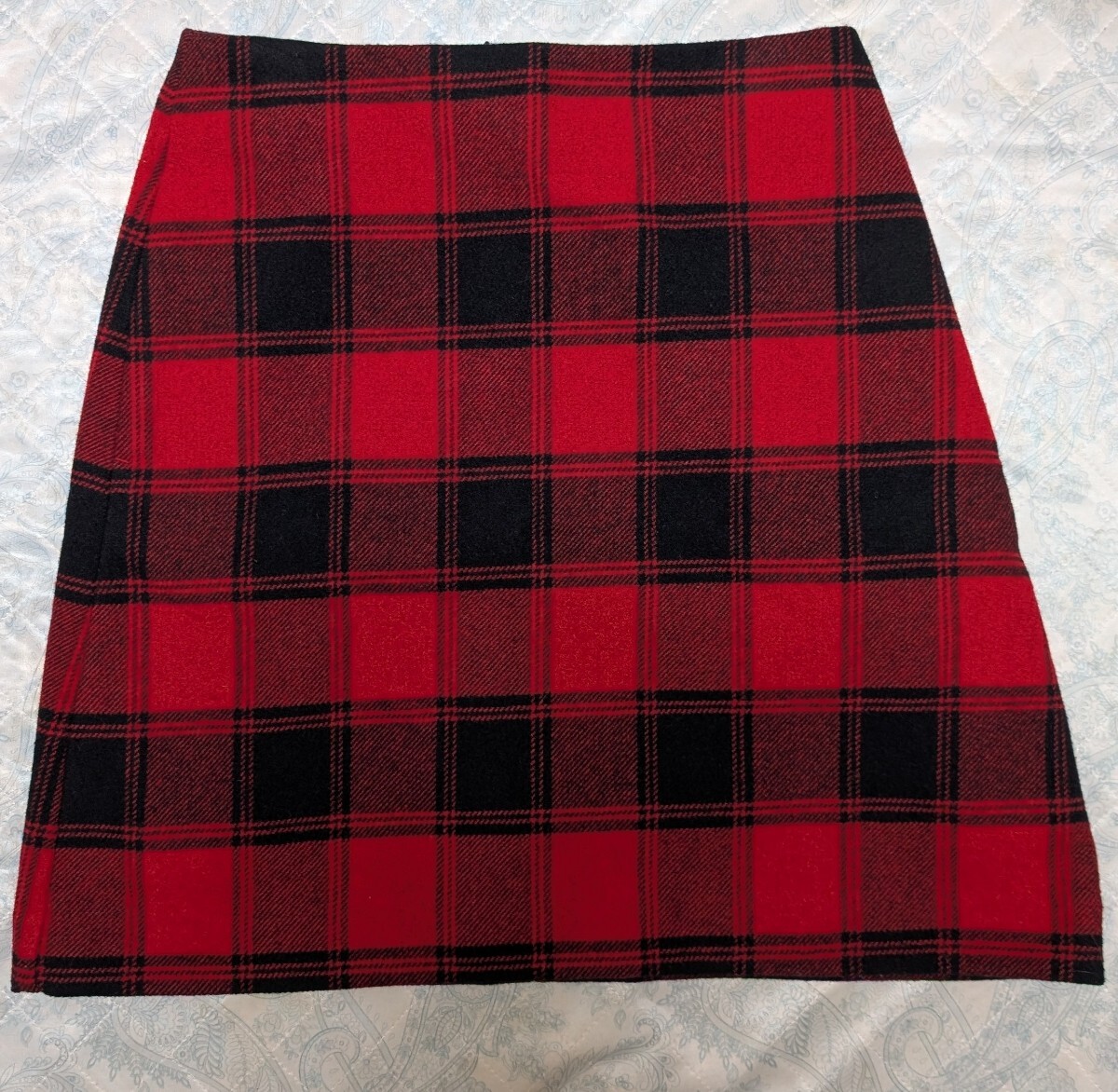 ★UNIQLO ユニクロ★チェック柄スカート★赤レッド×黒ブラック★ウエスト61サイズ★拍卖