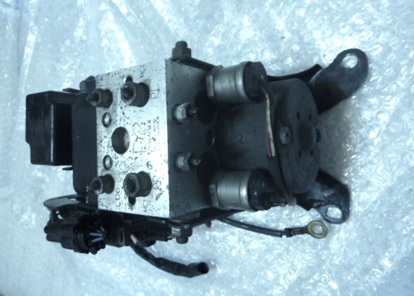 レガシィB4 BEE ABSアクチュエーター 27536AE001 D2 EZ30 RS30 テストOK VDC付車 ☆拍卖