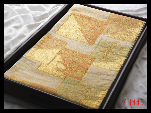 蔵【テ1445】西陣逸品 色紙草花文 ベージュ色 気品豊かに 正絹純金糸六通高級美術袋帯 ◇検◇簪着物名古屋帯和装小物帯締め拍卖