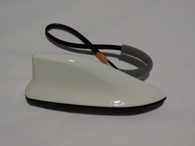 トヨタ純正 10系 アクア 後期用 ルーフシャークアンテナ ホワイトパールクリスタルシャイン(070) シャークフィン ドルフィン拍卖