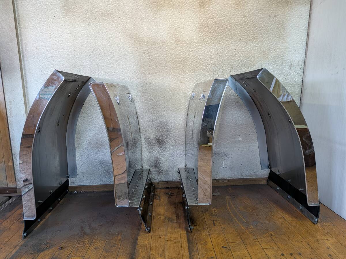 トレーラーヘッド 鏡面 丸棒巻きロングフェンダー ファイブスターギガ ギガ ウロコステンレス デコトラ レトロ カスタム 拍卖