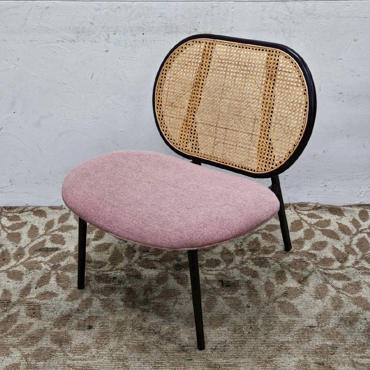 モデルルーム展示品 Zuiver ザイファー ラウンジチェア 1人掛け チェア ピンク オランダ パーソナルチェア 北欧 /D2167拍卖