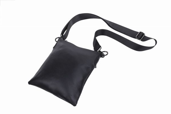 送料無料 牛革 本革 メンズ 極上革 ショルダー 肩掛け 斜め掛け レザー ブラック 黒 バッグ メッセンジャ- ミニバッグ カジュアル | a12-40拍卖