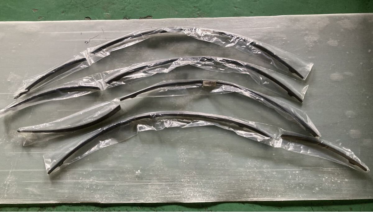 キズ、汚れ有り特価! マツダ アテンザ スポーツワゴン フェンダーモール GH系 ATENZA拍卖